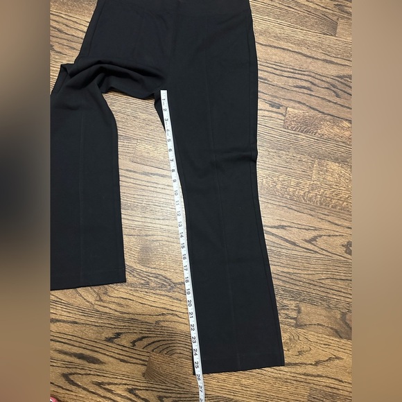 NYDJ pull on crop pants - size 6 - Picture 9 of 10